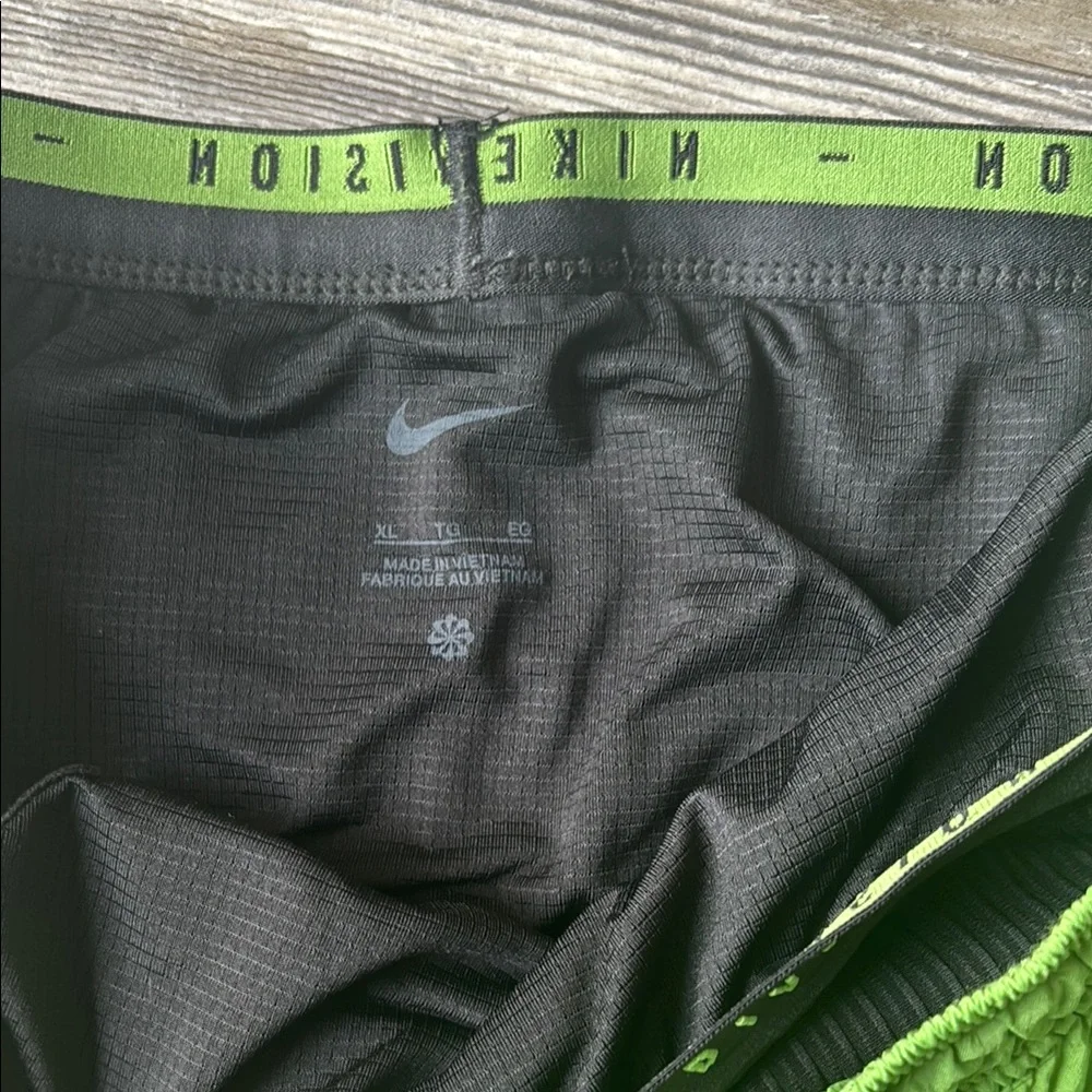 Nike Green and Black Athletic Shorts - Picture 5 of 8
